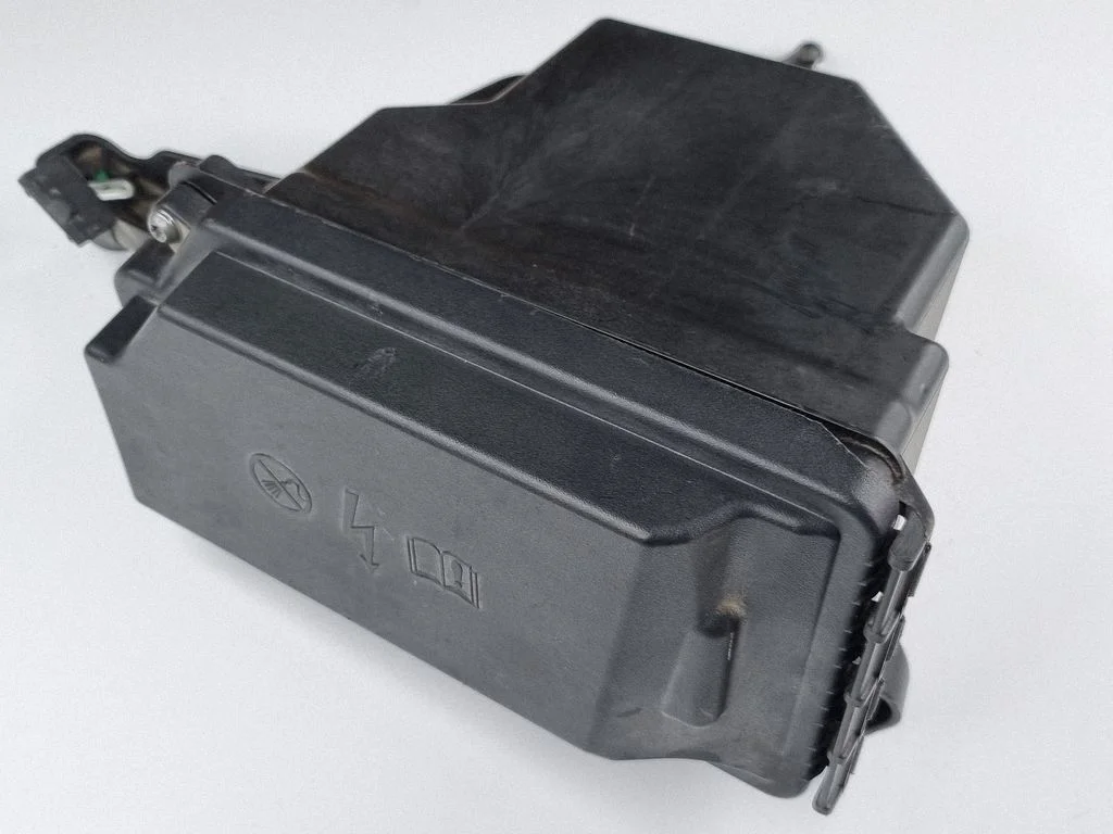 Fuse box set A1675466601