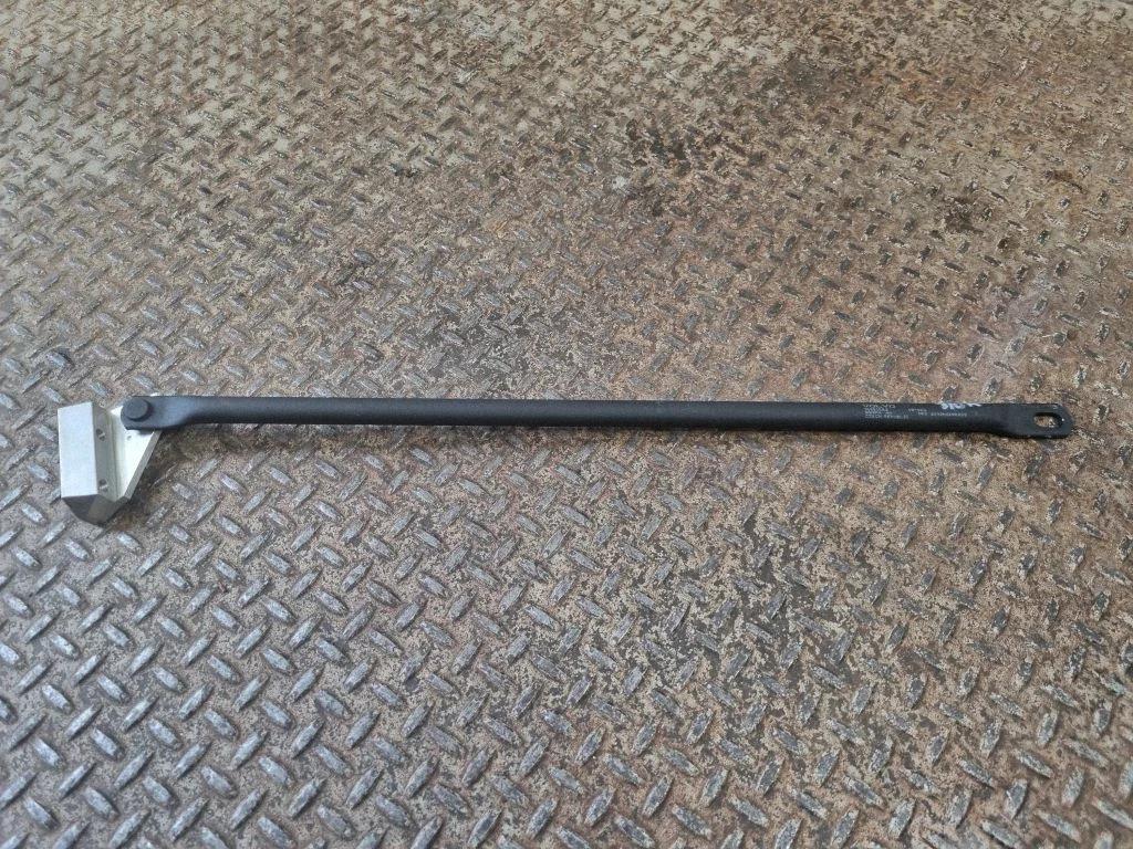 Radiaatori tugipaneeli klamber 31651562