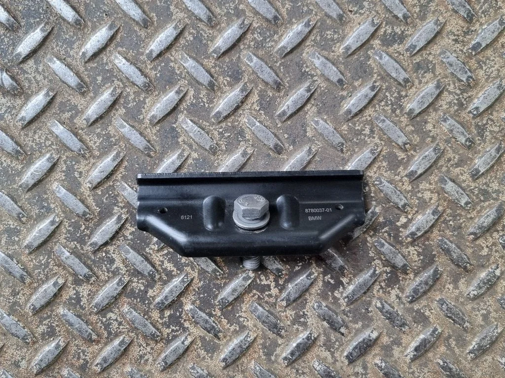 Battery bracket 8780037