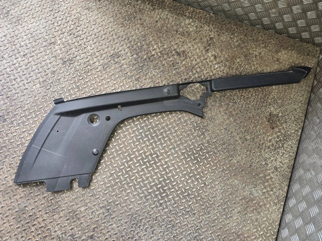 Kita variklio skyriaus detalė