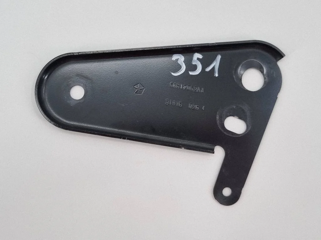 Muu mootoriruumi osa 68617062AA
