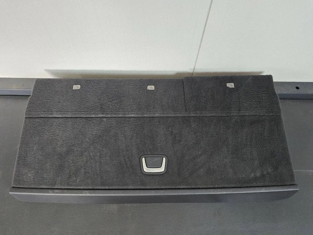 Daiktadėžė bagažinėje