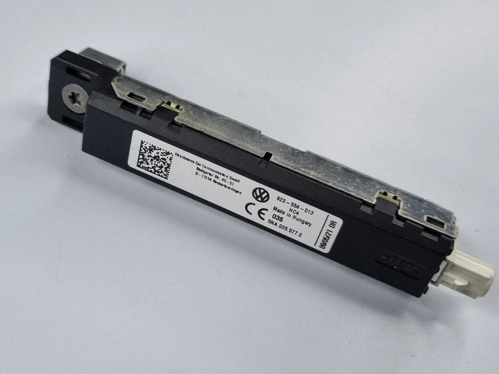 Aerial antenna amplifier – Volkswagen Tiguan Allspace (2017-)