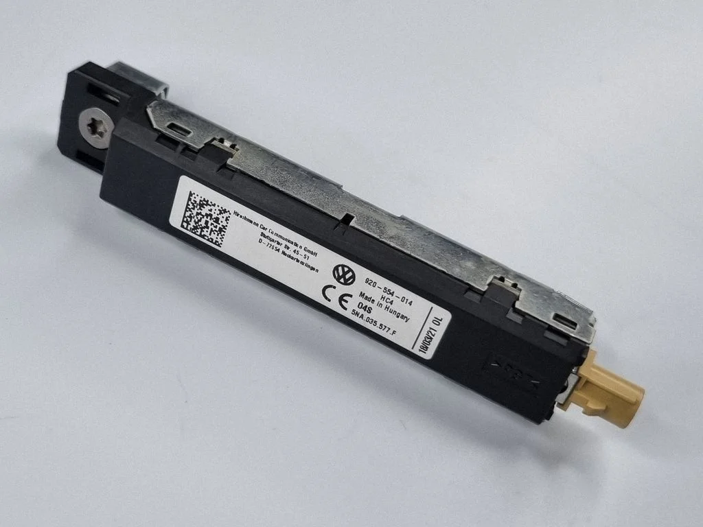 Aerial antenna amplifier – Volkswagen Tiguan Allspace (2017-)