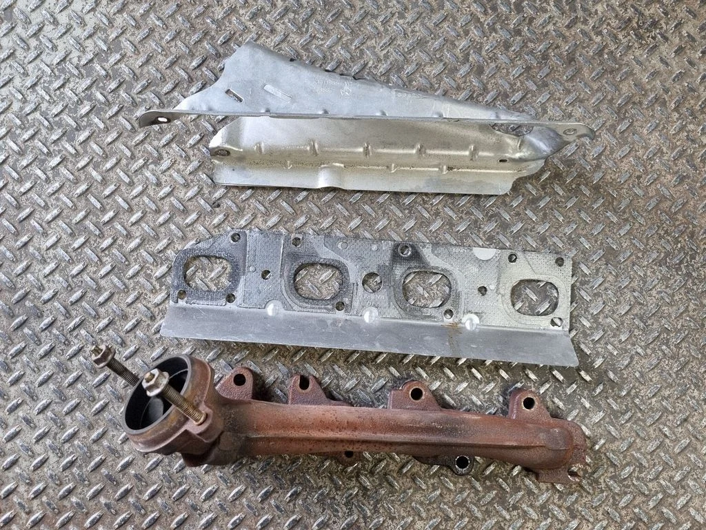 Exhaust manifold 53013849AF