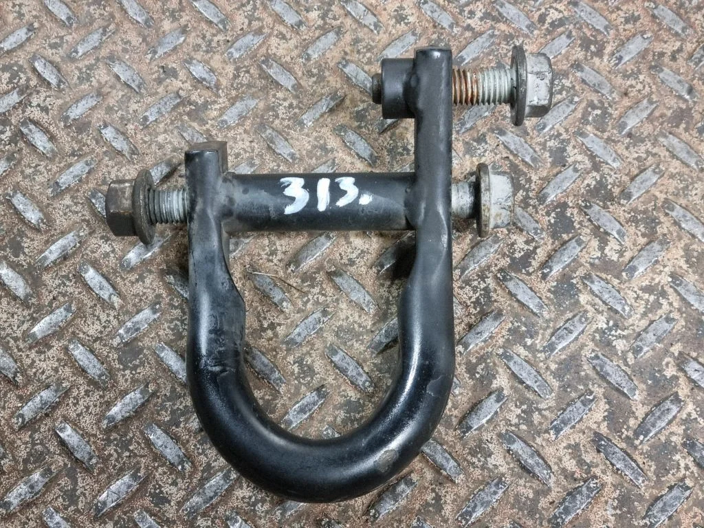 Towing hook eye