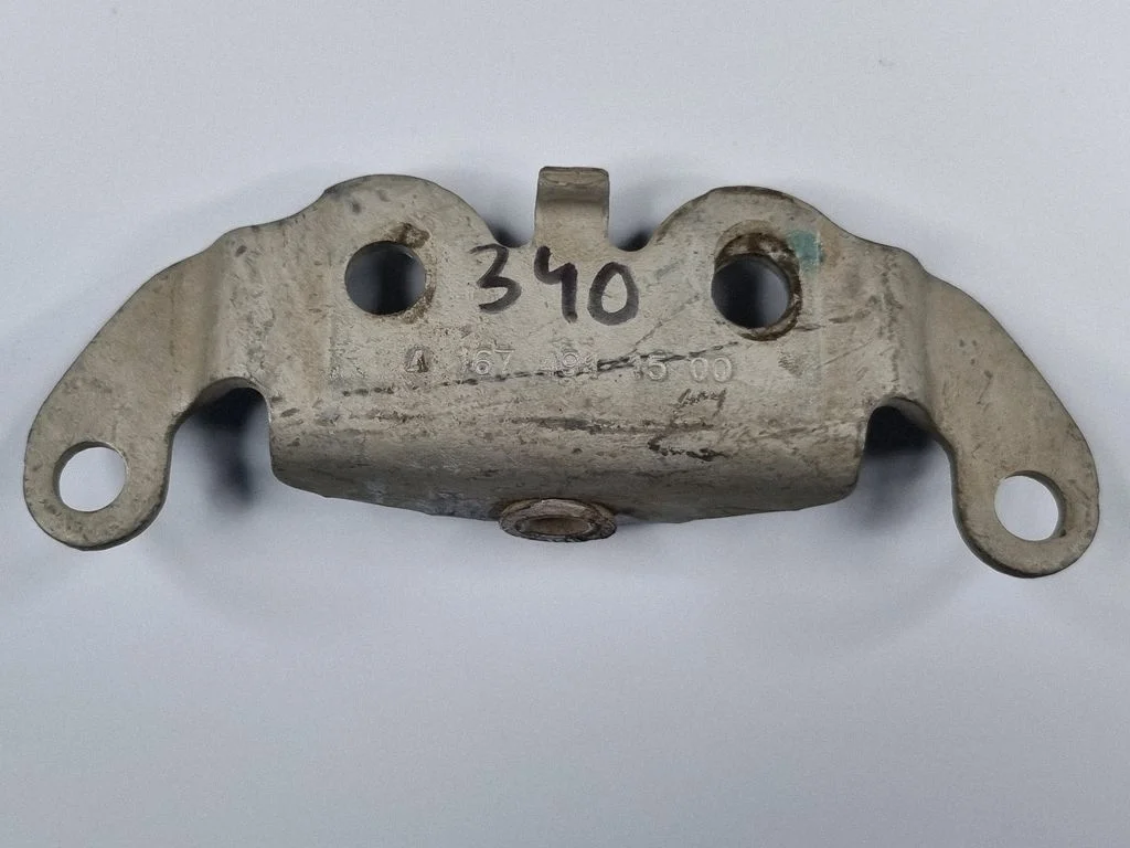 Summuti kinnitus/ hoidik A1674911500