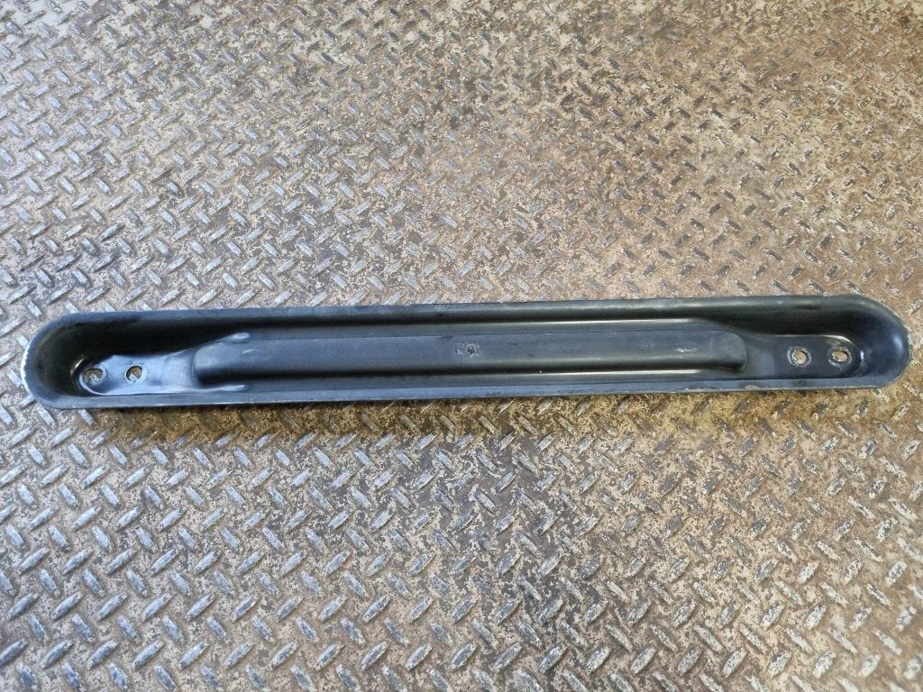 Muffler mount bracket/holder 04780889AC