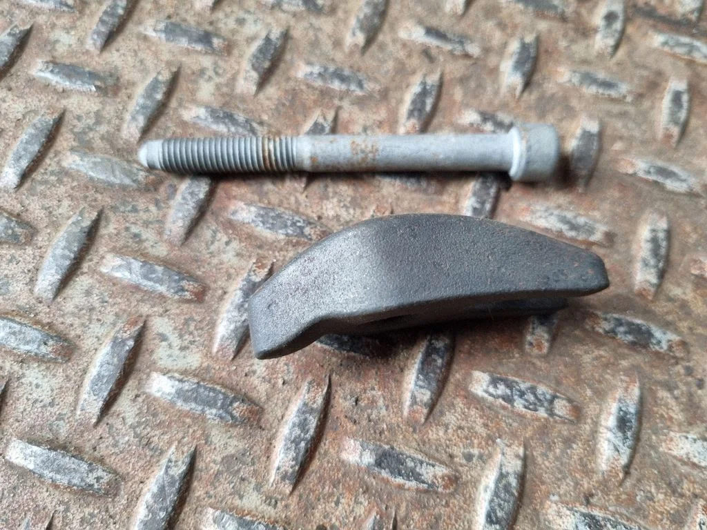 Fuel Injector clamp holder 9674341880