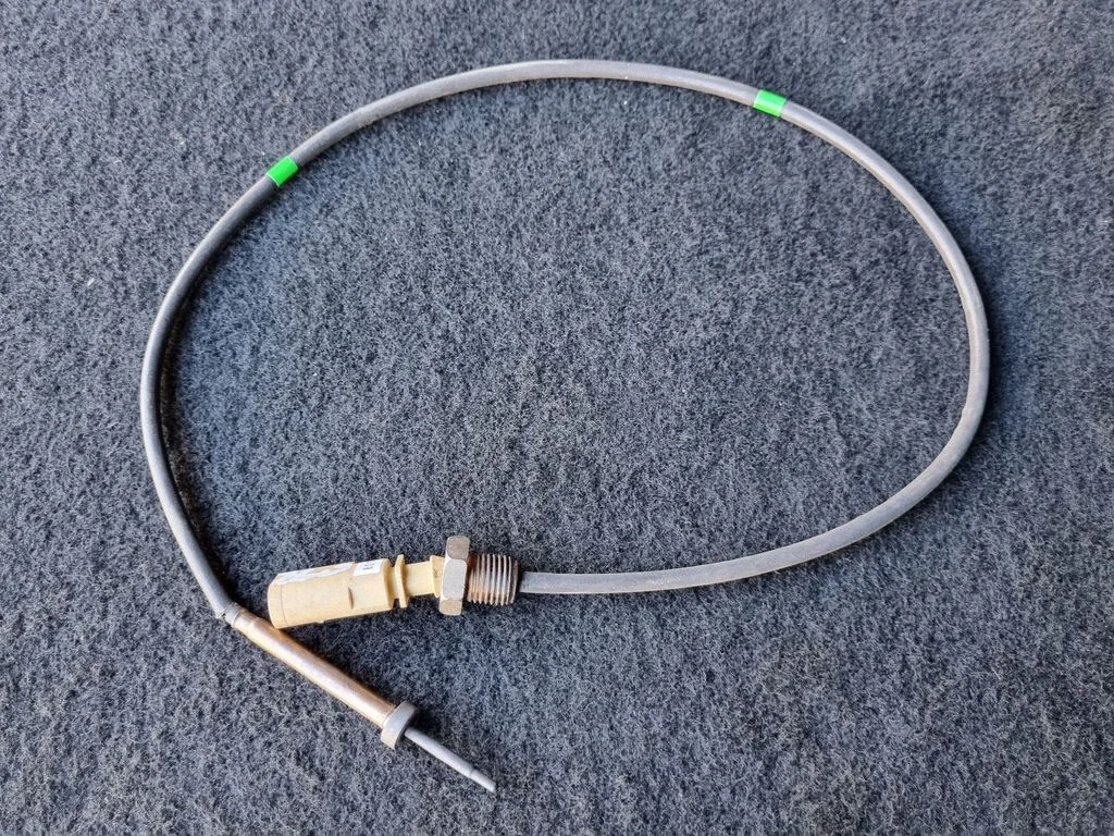 Exhaust gas temperature sensor 04L906088CD