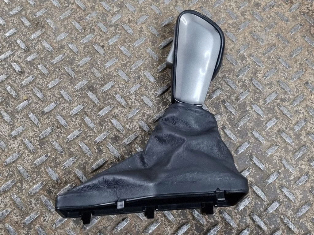 Gear lever shifter trim leather/knob 11879823A