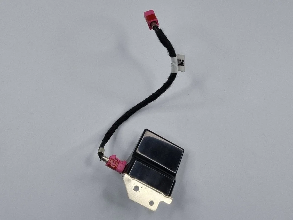Aerial GPS antenna 68293977AA
