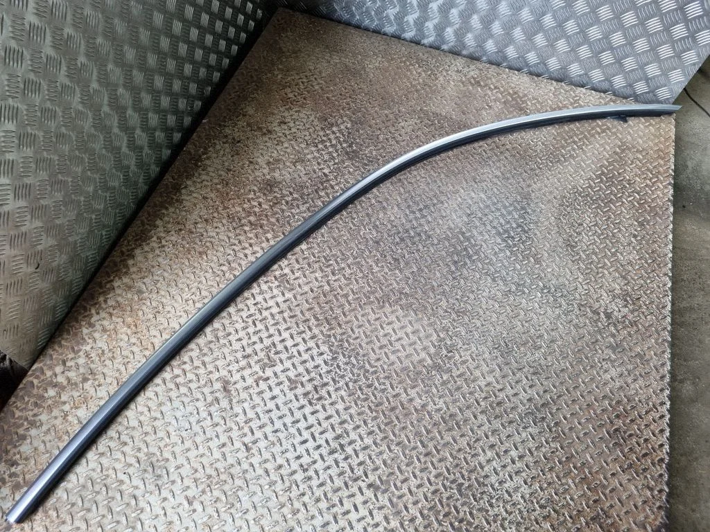 Roof trim bar molding cover 7483154
