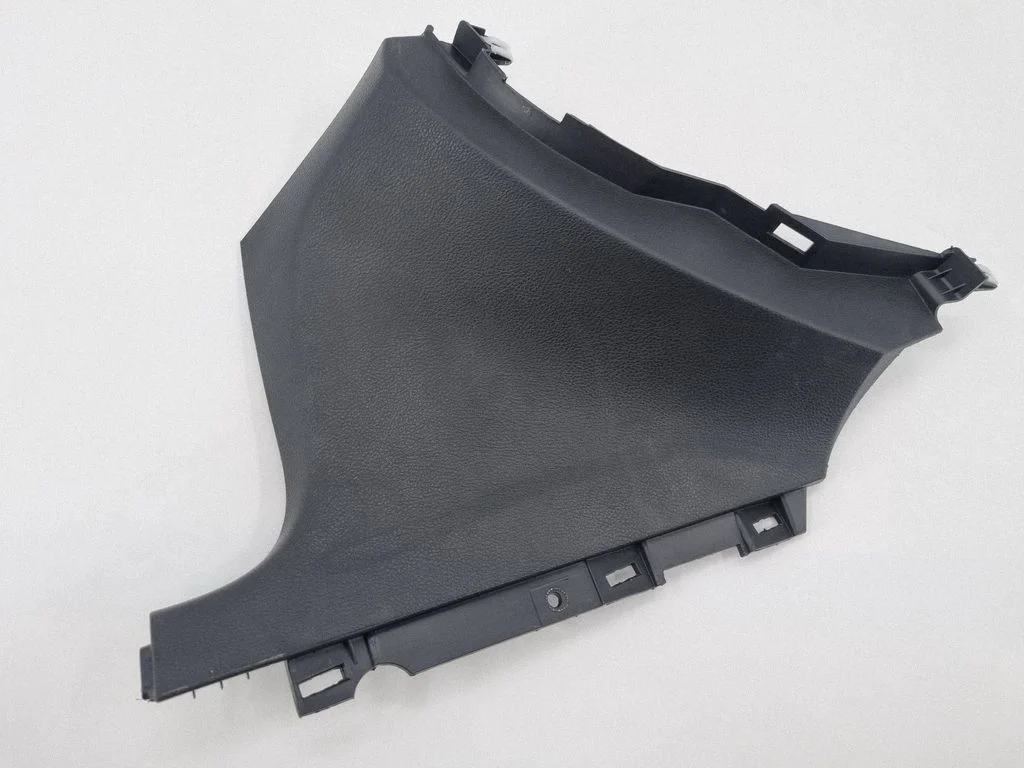 Muu läviste/piilarite katte osa – Jeep Grand Cherokee (2010-2021)