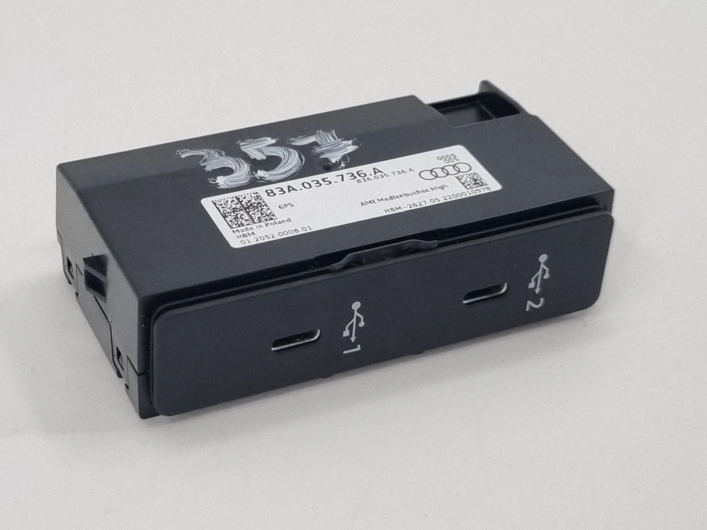 Gniazdo USB – Audi RS Q3 (2019-)
