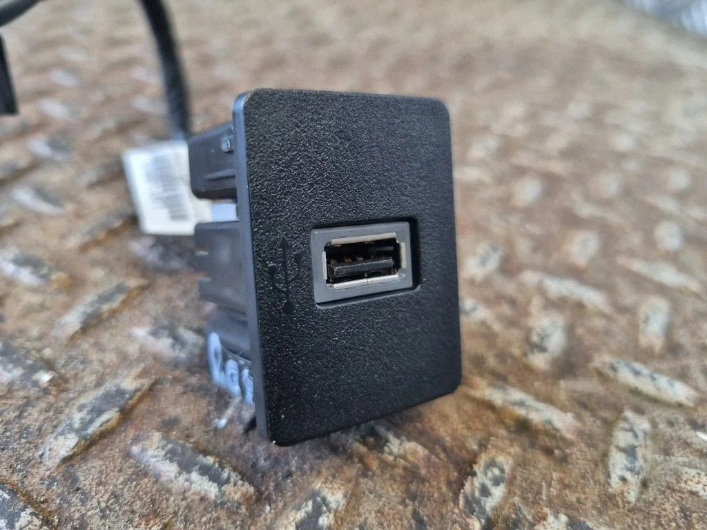 USB-pesa LJ6T14D202CB
