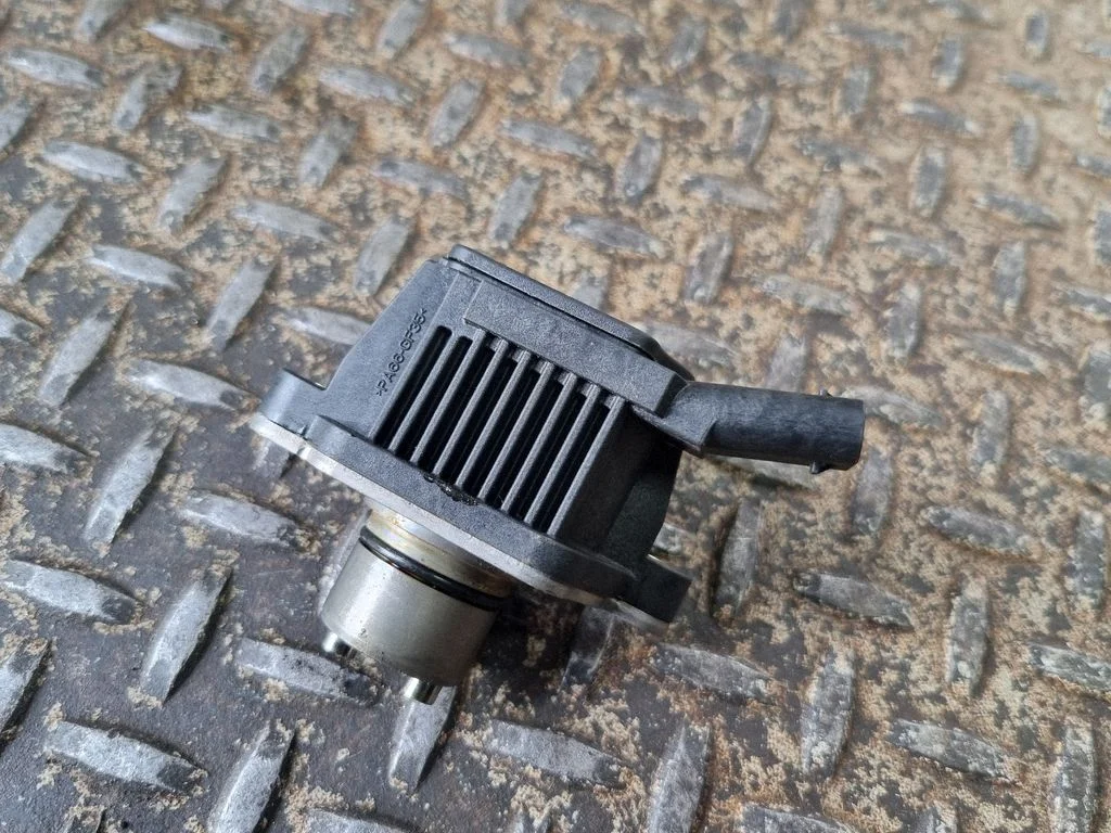 Paskirstymo velenėlio adaptacijos vožtuvas (vanos vožtuvas)