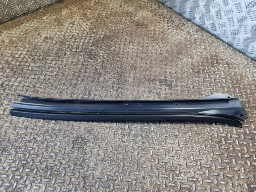 Windshield trim 15823717