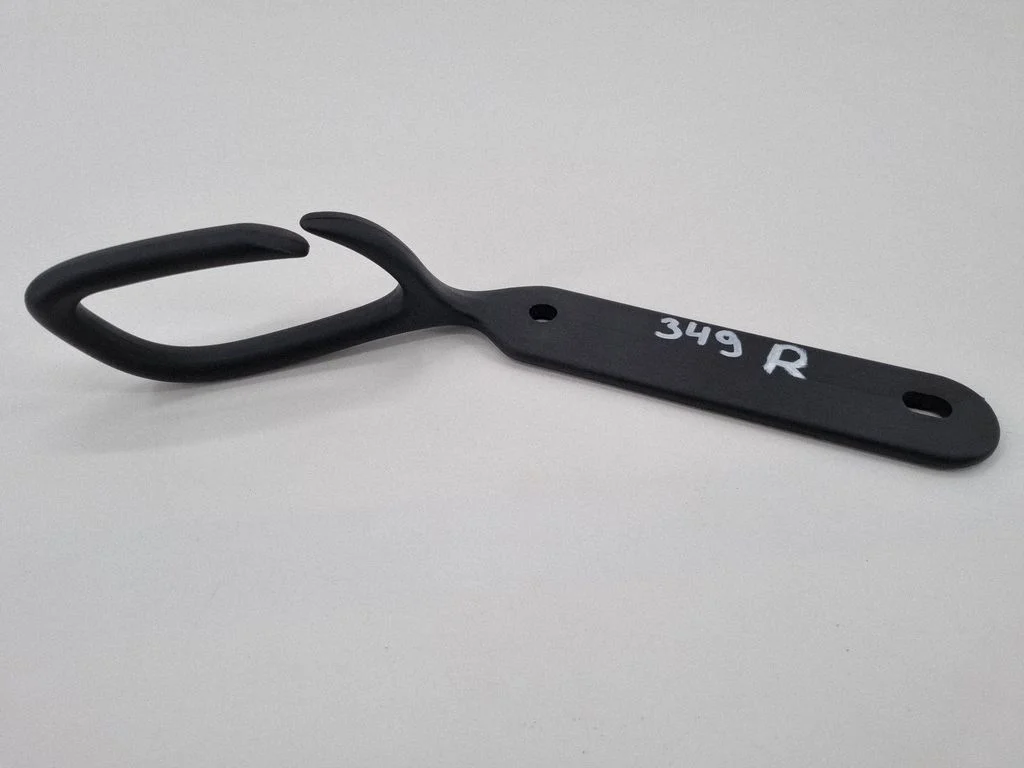 Zagłówek fotela przedniego L0237930