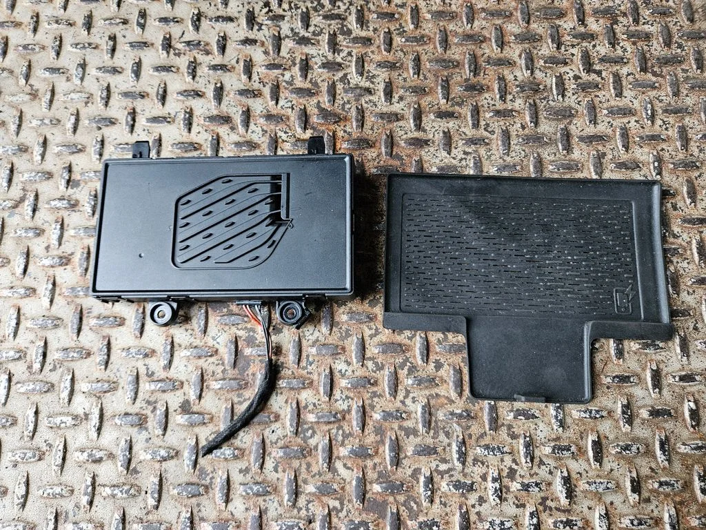 Wireless charging module – Mercedes-Benz A-Class W177 AMG (2018-)