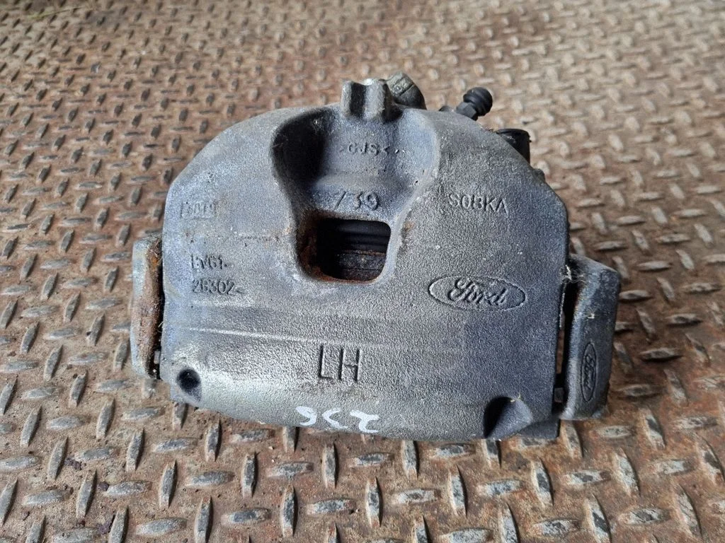 Zacisk hamulcowy przedni – Ford Kuga II (2013-2019)