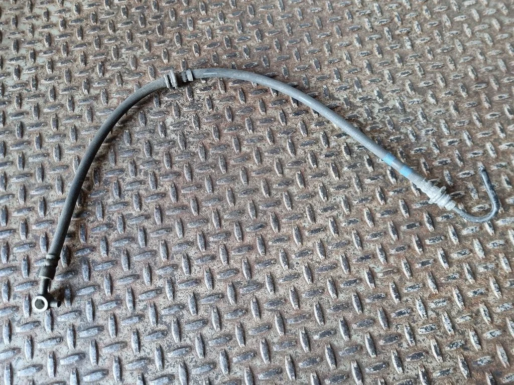 Brake line pipe/hose – front left