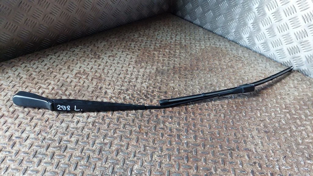 Windshield/front glass wiper blade A1778201100
