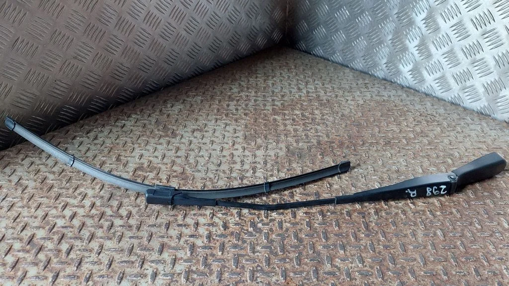 Windshield/front glass wiper blade A1778201000