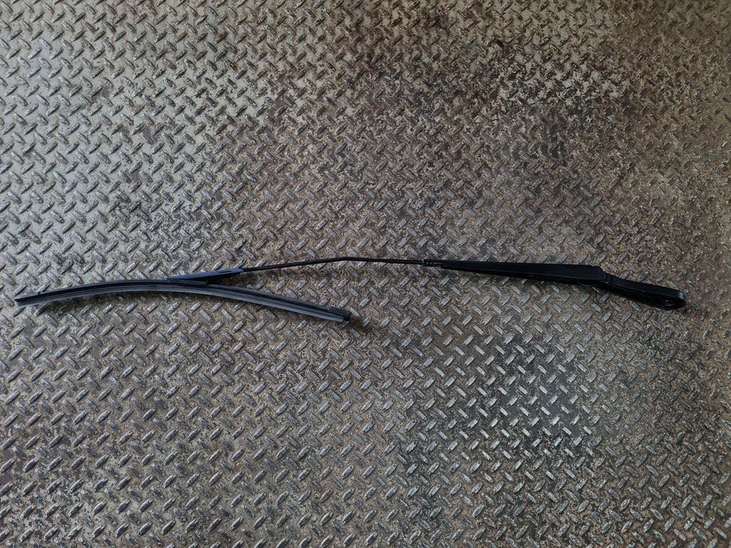 Windshield/front glass wiper blade 7453959