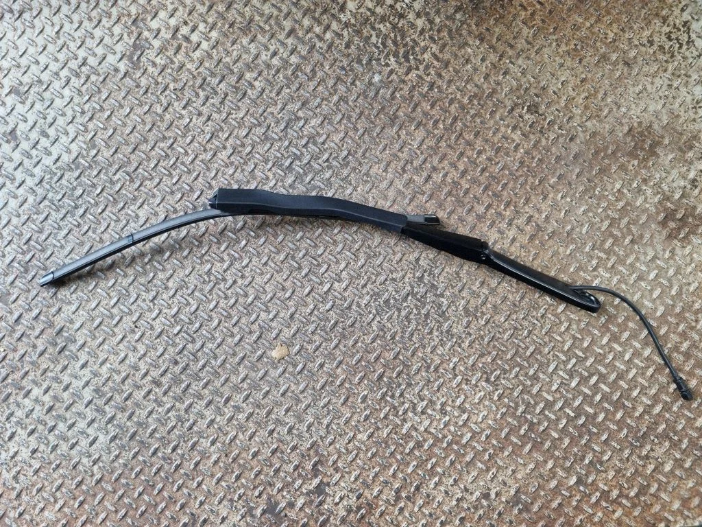 Windshield/front glass wiper blade 9448919