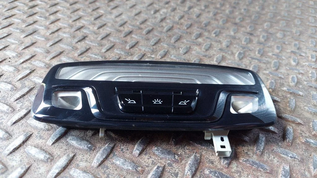 Rear seat light 6848614