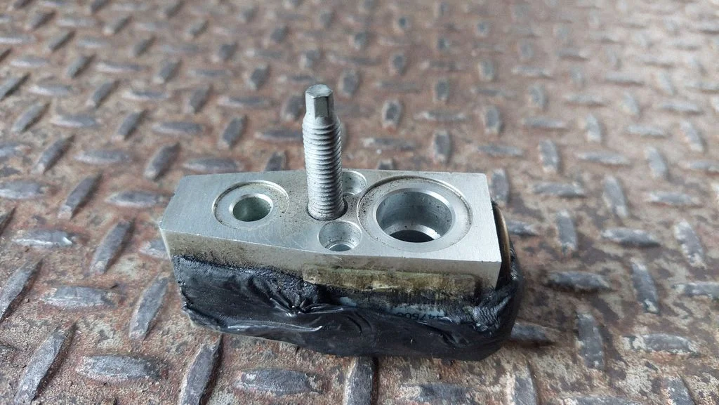 Air conditioning (A/C) expansion valve