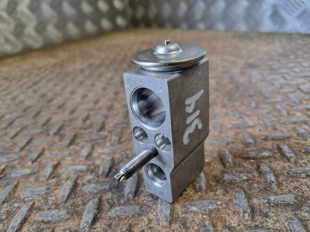 Air conditioning (A/C) expansion valve – Audi Q5 SQ5 FY (2017-2025)