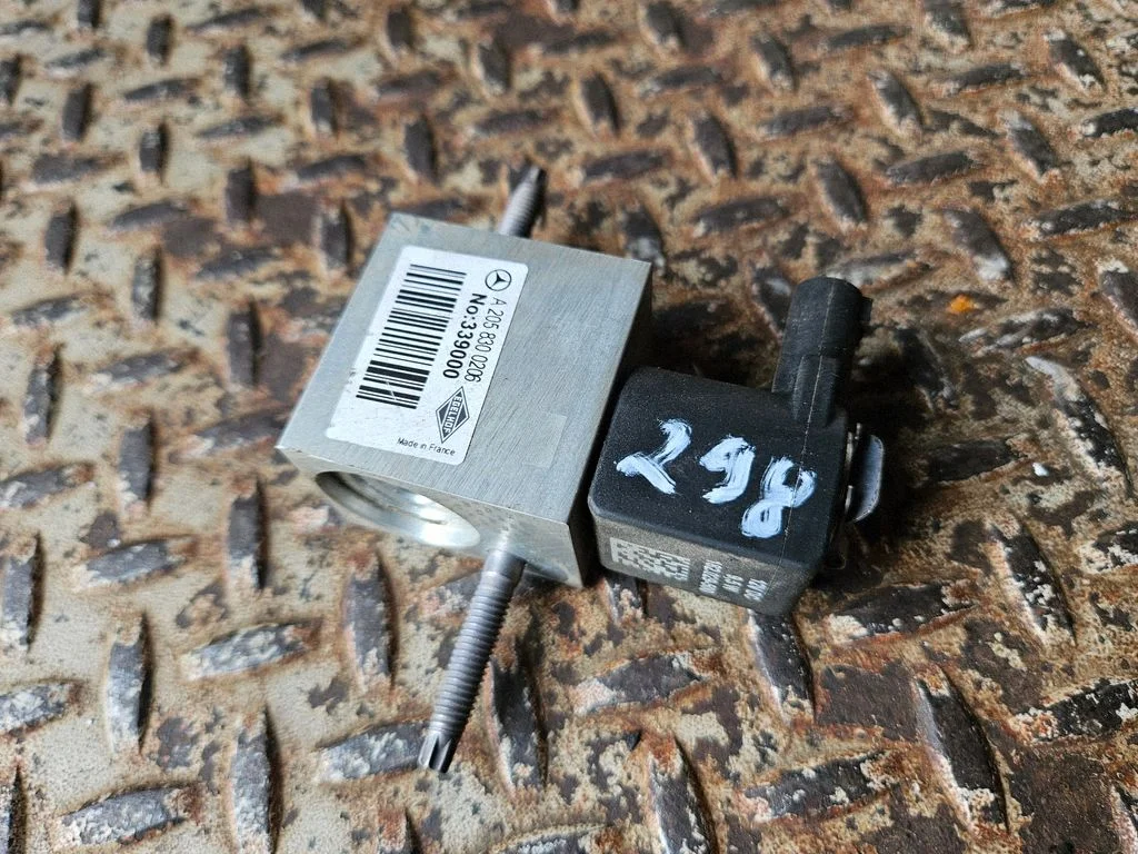 Air conditioning (A/C) expansion valve A2058300206