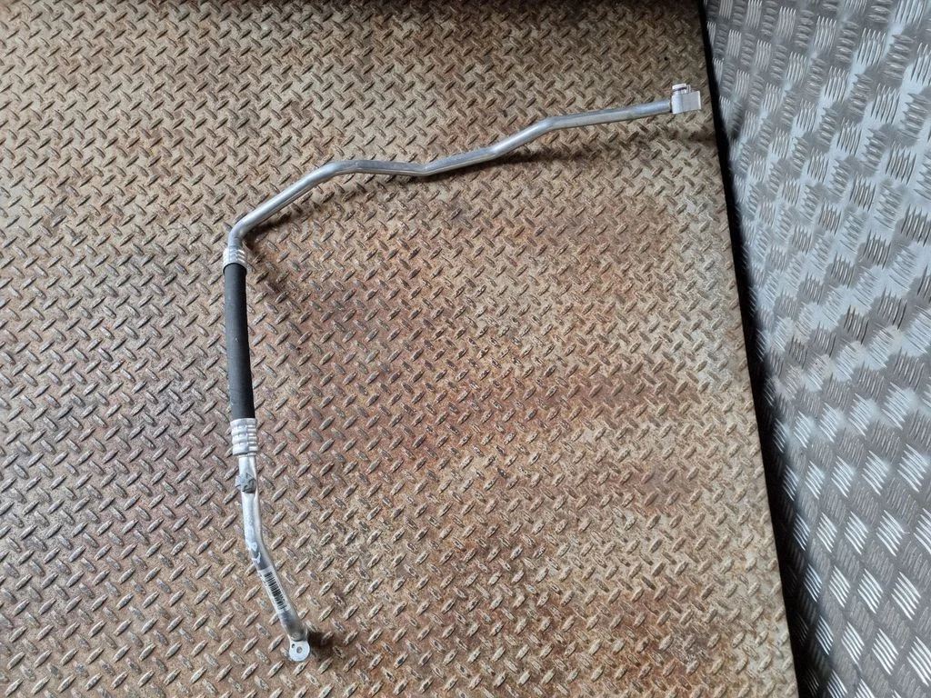 Air conditioning (A/C) pipe/hose 6832950