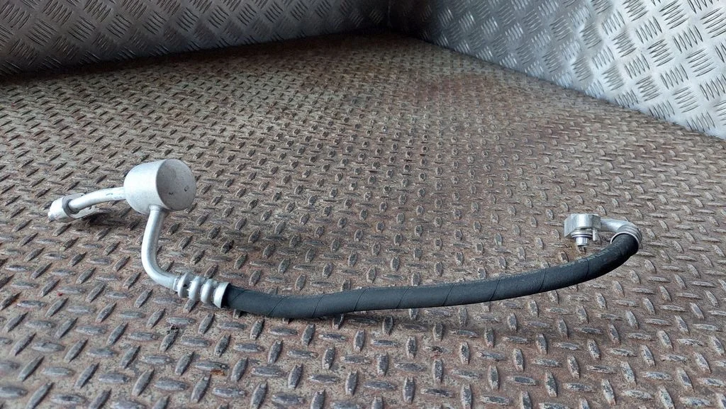 Air conditioning (A/C) pipe/hose 9309004