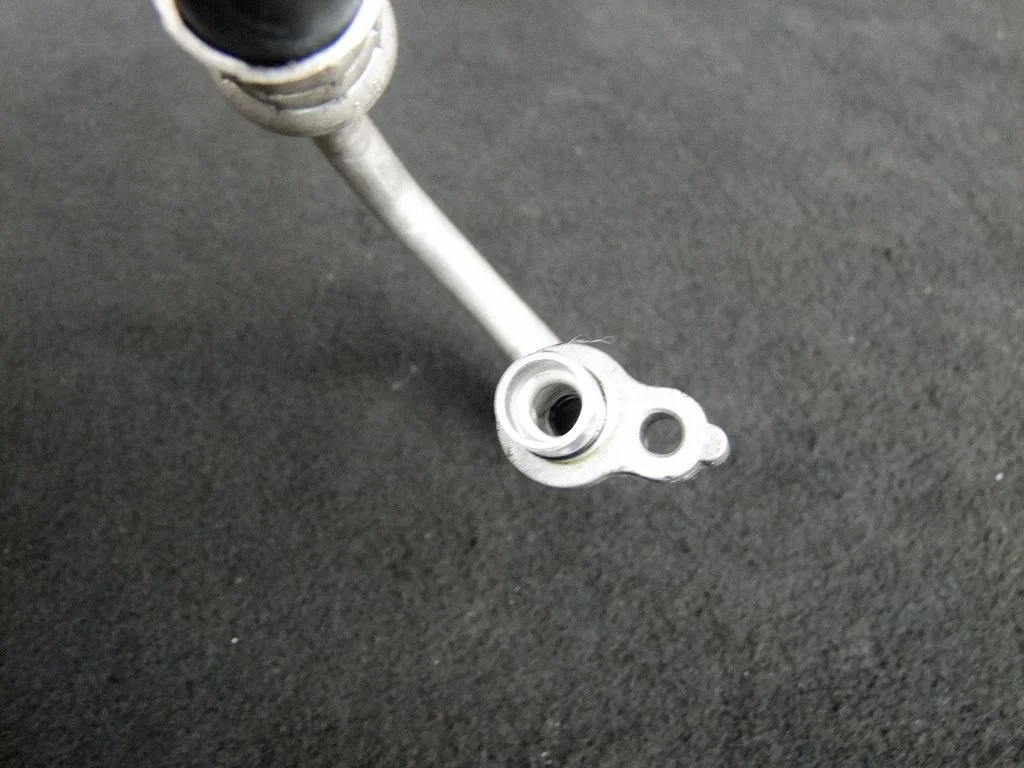 Air conditioning (A/C) pipe/hose