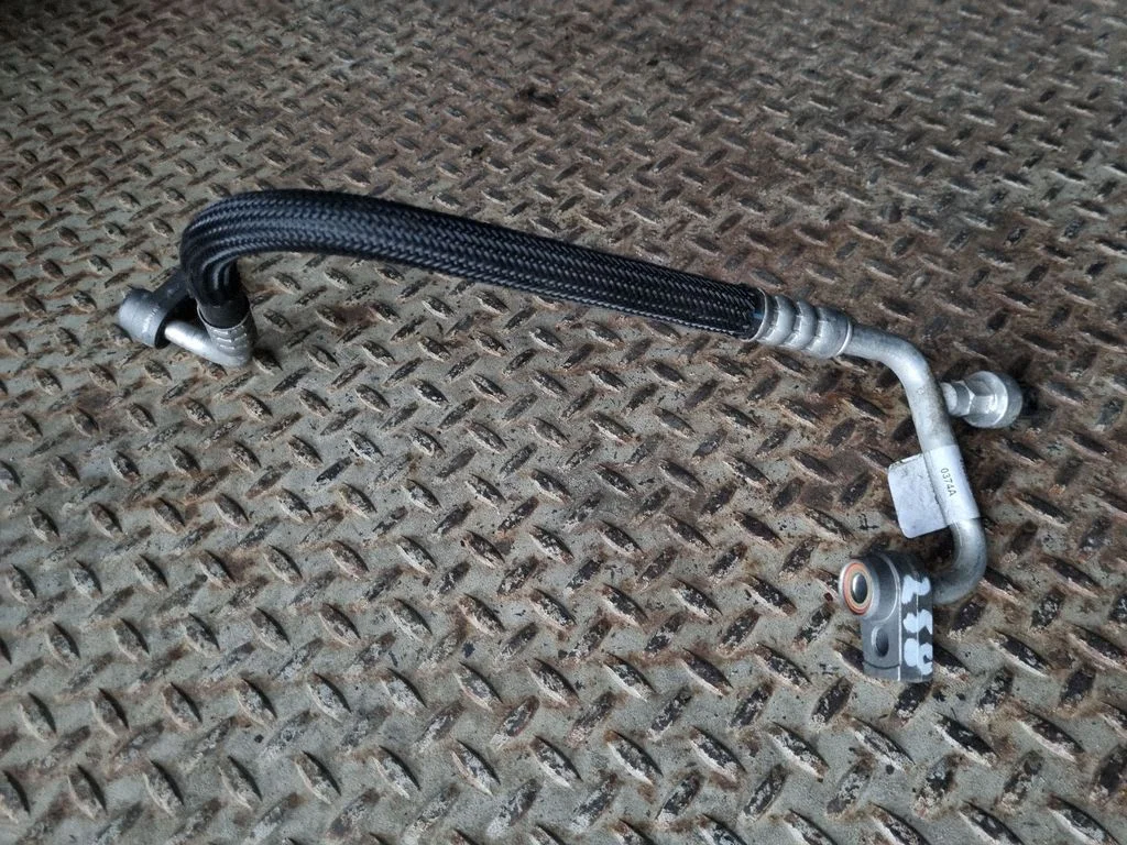 Air conditioning (A/C) pipe/hose – Ford Kuga II (2013-2019)