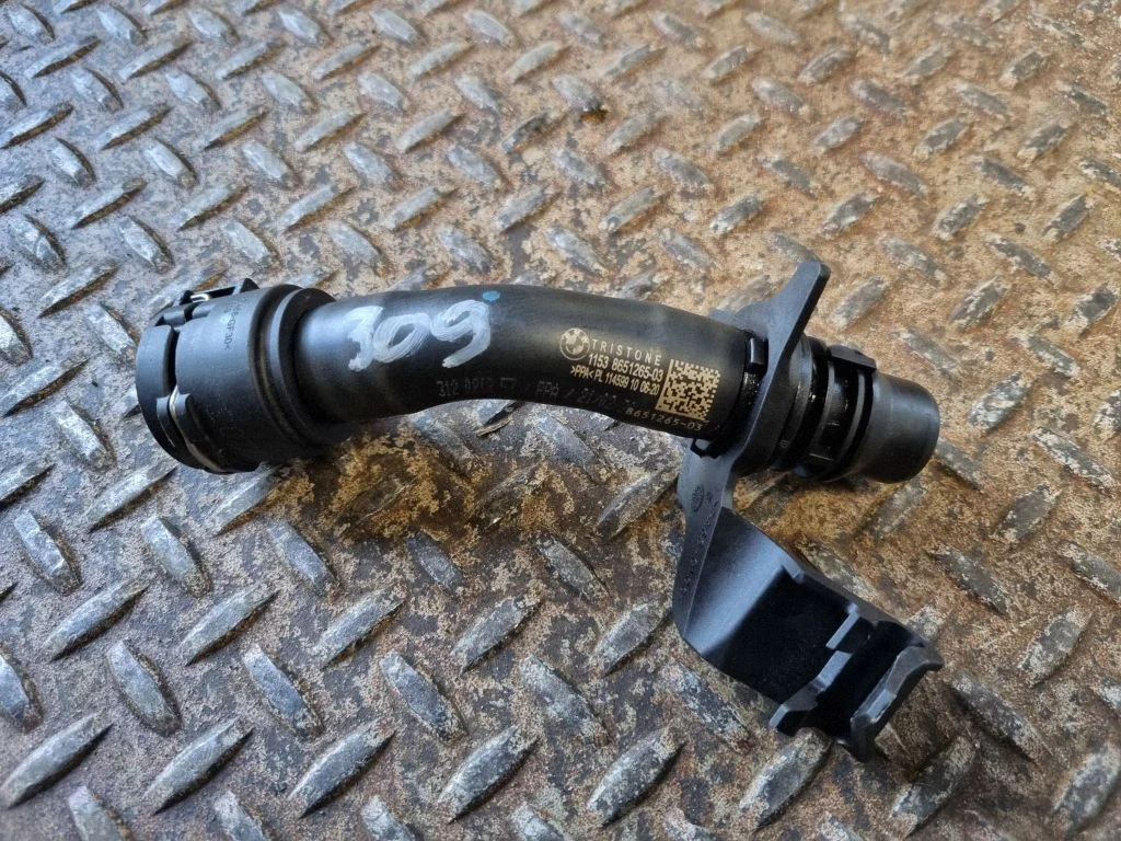Engine coolant pipe/hose 8651265