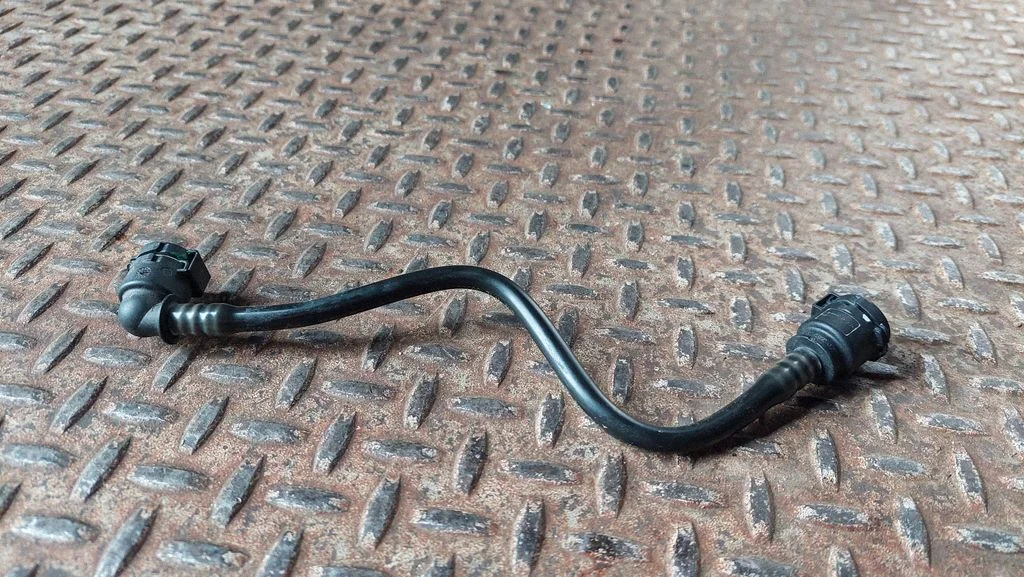 Engine coolant pipe/hose 8632260