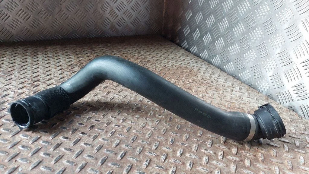 Engine coolant pipe/hose 8602603