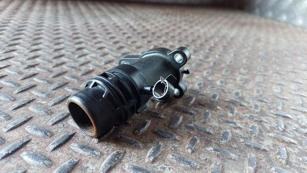 Engine coolant pipe/hose 8511205
