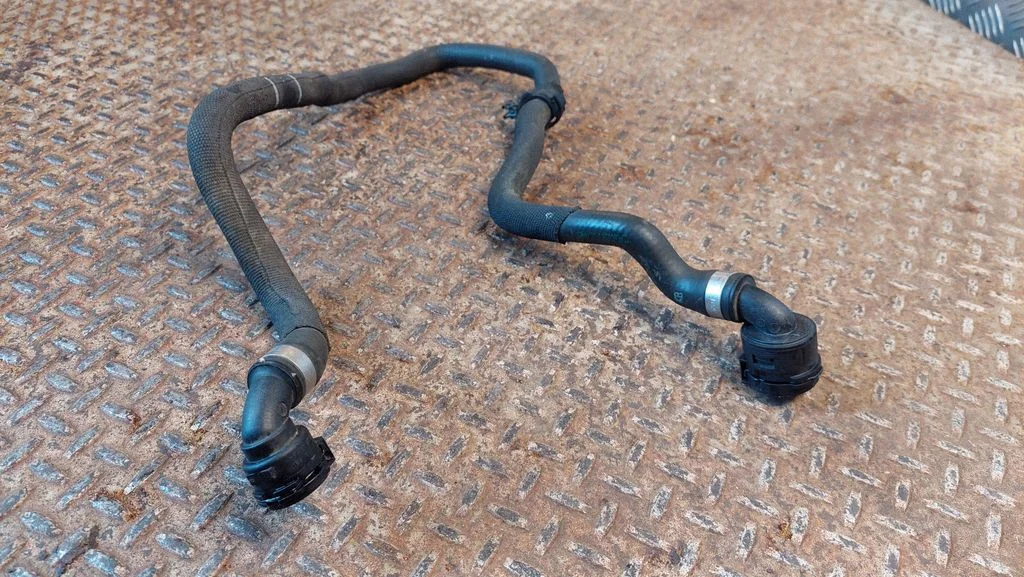 Engine coolant pipe/hose 8602634