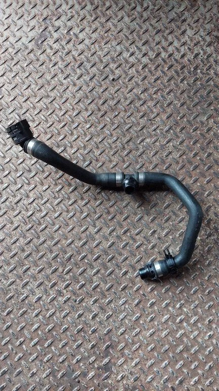 Engine coolant pipe/hose 8602619
