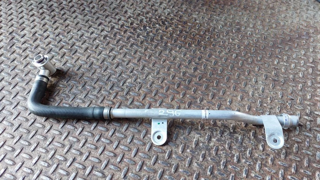 Engine coolant pipe/hose 8602624
