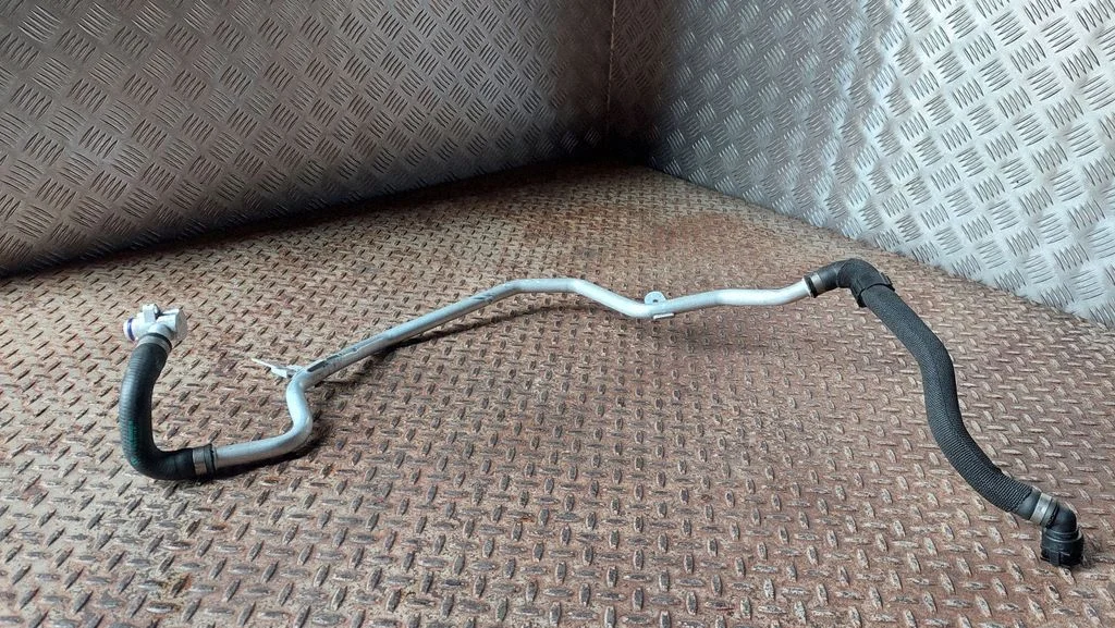 Engine coolant pipe/hose 8602622