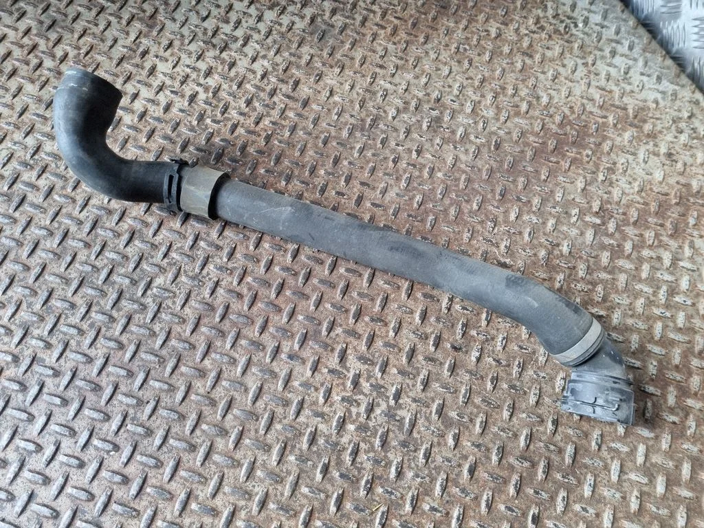 Engine coolant pipe/hose 7L5122101E