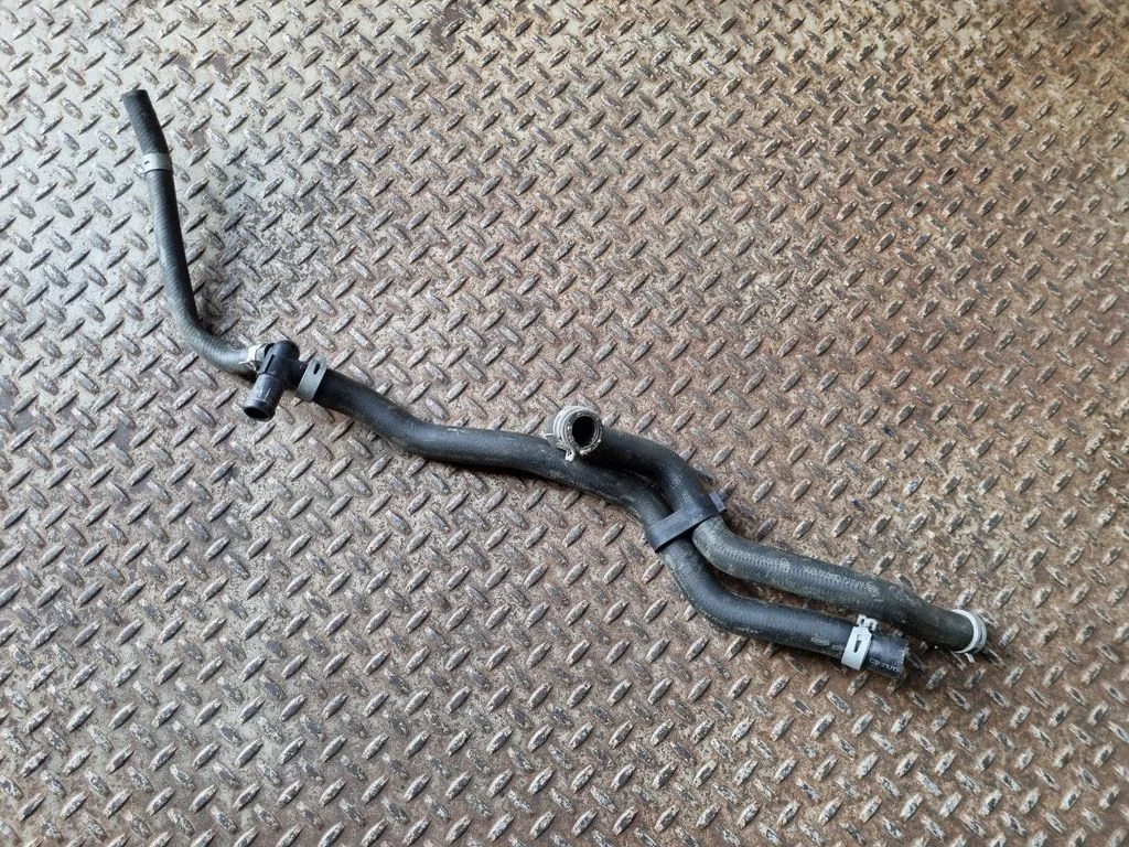 Engine coolant pipe/hose – Nissan Juke I F15 (2010-2018)
