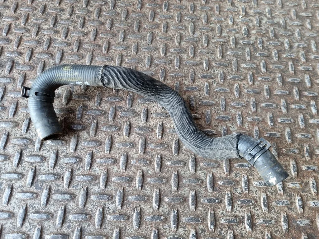 Engine coolant pipe/hose G4D39Y438AB