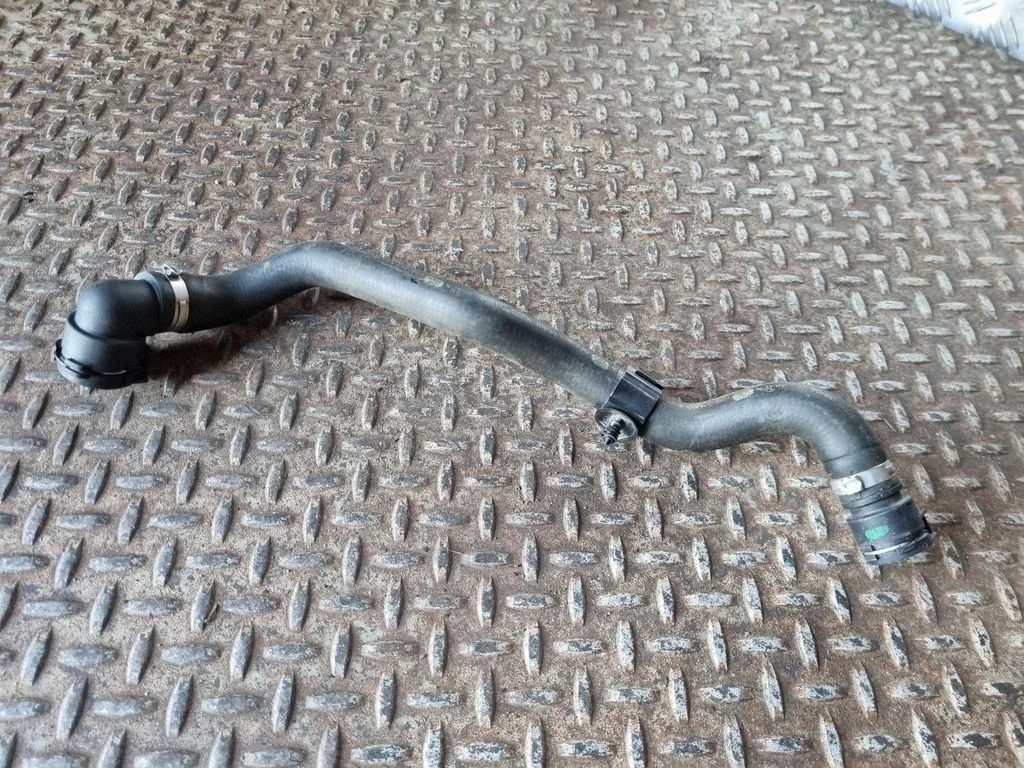 Engine coolant pipe/hose GX738C424AB